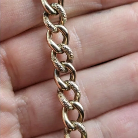 Gold Heart Lock Toggle Necklace - Picture 2 of 2